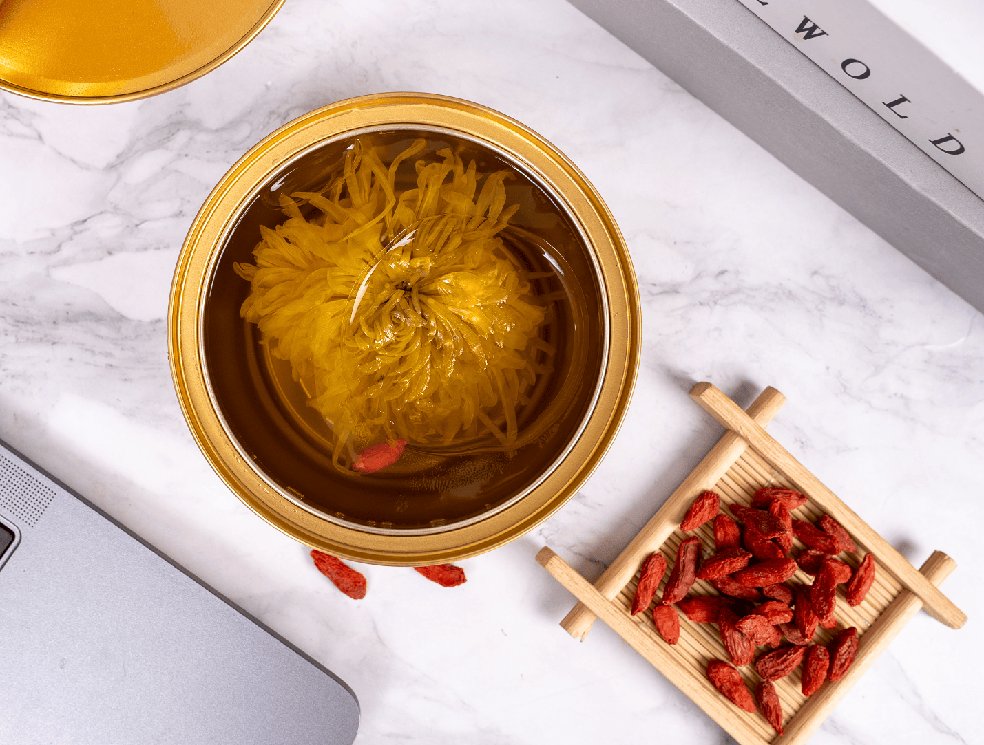 최근 회사 사례 덩데로비움 과 크라이산테움 젤리: 전통적인 재료 에서 현대 건강 제품 으로